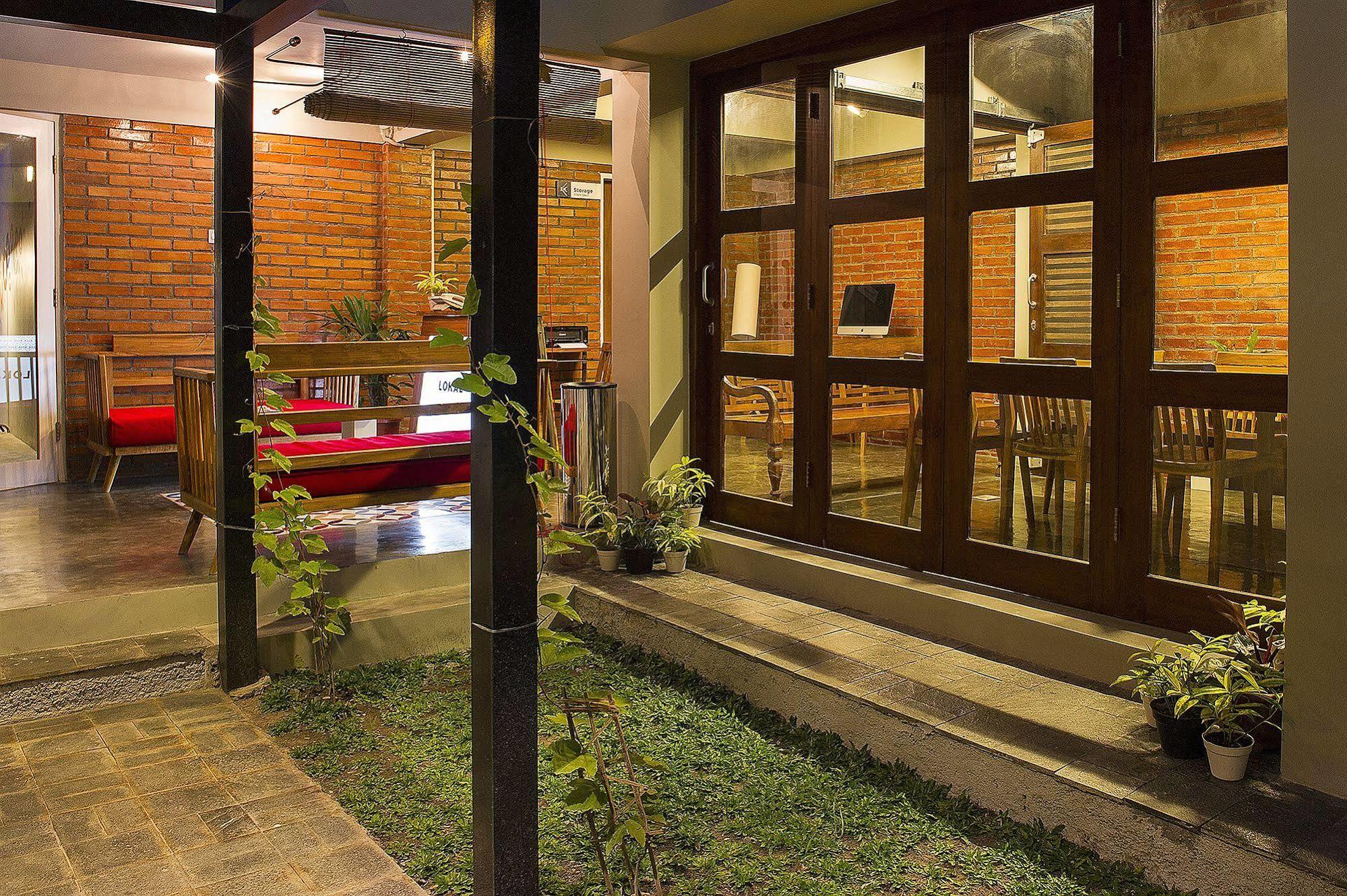 Lokal Hotel & Restaurant Kejayan Exterior photo